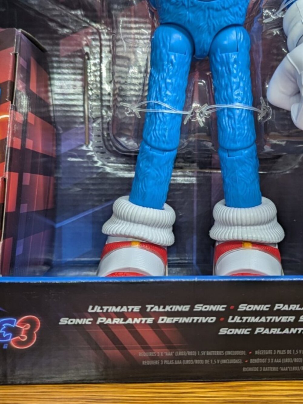 Sonic The Hedgehog 3 JAKKS Pacific Ultimate Talking Sonic Action Figure Toy 12" - Picture 2 of 8